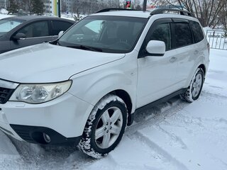 2010 Subaru Forester III, белый, 1050000 рублей, вид 1