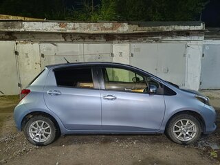 2012 Toyota Vitz III (XP130), голубой, 600000 рублей, вид 3