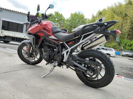 2024 Triumph Tiger 900, красный, 1550000 рублей, вид 3