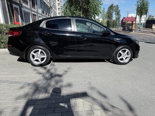 2017 Kia Rio III Рестайлинг, чёрный, 1000000 рублей, вид 4