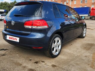 2010 Volkswagen Golf VI, синий, 670000 рублей, вид 4