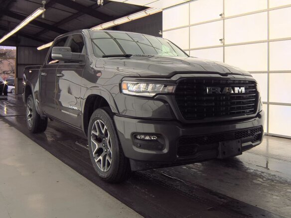 2025 Ram 1500 Crew Cab V Рестайлинг, серый, 6900000 рублей - вид 1