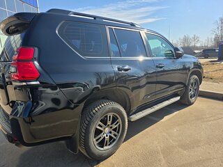 2018 Toyota Land Cruiser Prado 150 Series Рестайлинг 2, чёрный, 4950000 рублей, вид 4