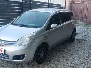2011 Nissan Note I Рестайлинг, серебристый, 680000 рублей, вид 1
