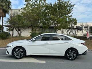2023 Hyundai Elantra VII (CN7) Рестайлинг, белый, 1400000 рублей, вид 4