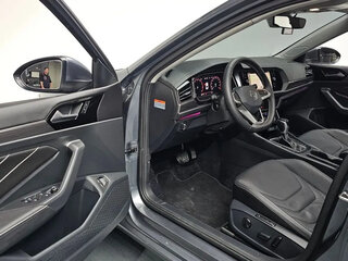 2024 Volkswagen Jetta VII Рестайлинг, серебристый, 2500000 рублей, вид 5
