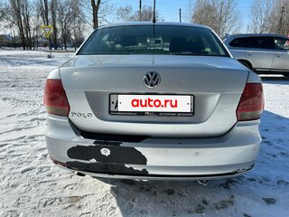 2016 Volkswagen Polo V Рестайлинг, серебристый, 820000 рублей, вид 4