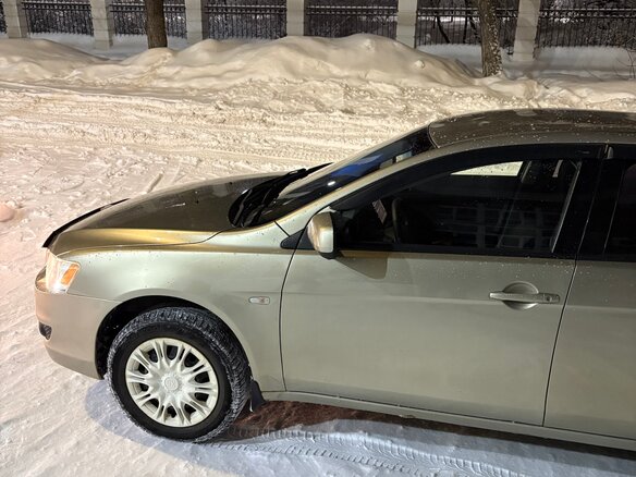 2008 Mitsubishi Lancer X, бежевый, 450000 рублей - вид 2