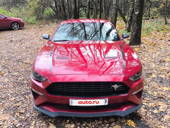 2021 Ford Mustang VI Рестайлинг, красный, 3940000 рублей - вид 3