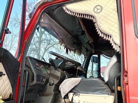 1996 Mercedes-Benz Actros, красный, 550000 рублей, вид 5
