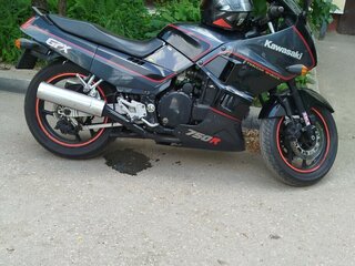 Kawasaki GPX 750