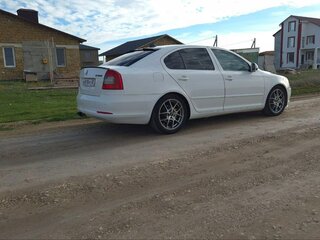2011 Skoda Octavia II (A5) Рестайлинг, белый, 980000 рублей, вид 5