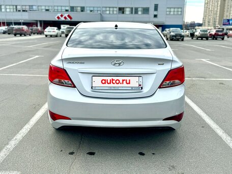 2016 Hyundai Solaris I Рестайлинг, серебристый, 600000 рублей, вид 5
