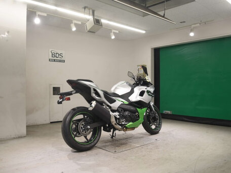 2025 Kawasaki ZX-7 Ninja, белый, 1050000 рублей, вид 5
