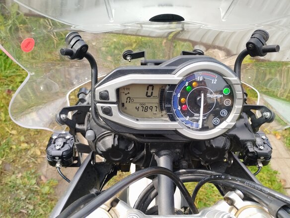 2013 Triumph Tiger 800, белый, 600000 рублей - вид 6