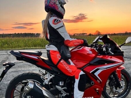 2020 Honda CBR 400R, красный, 599999 рублей, вид 1