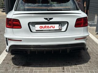 2016 Bentley Bentayga I, белый, 12955000 рублей, вид 4