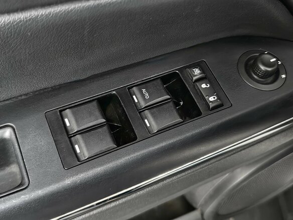 2012 Jeep Compass I Рестайлинг, белый - вид 19