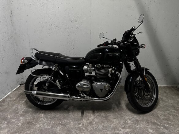 2019 Triumph Bonneville T120, чёрный, 1200000 рублей - вид 2