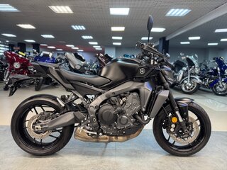 2025 Yamaha MT-09 (FZ-09), серый, 1290000 рублей, вид 1