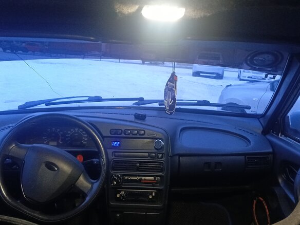 2004 Lada (ВАЗ) 2115, серебристый, 160000 рублей - вид 5