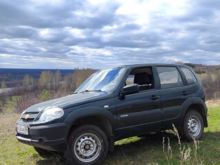 2016 Chevrolet Niva I Рестайлинг, чёрный, 690000 рублей, вид 3