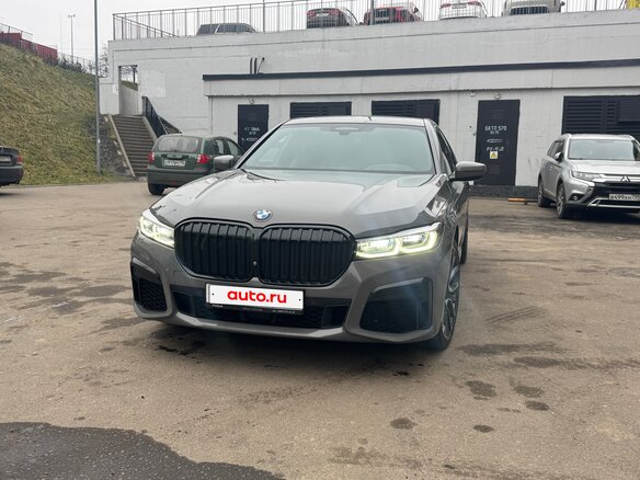 2022 BMW 7 серии 740d xDrive VI (G11/G12) Рестайлинг, серый, 7000000 рублей - вид 1