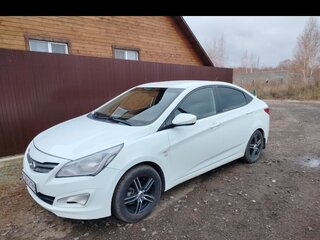 2015 Hyundai Solaris I Рестайлинг, белый, 935000 рублей, вид 1