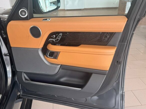 2021 Land Rover Range Rover IV Рестайлинг, серый, 6600000 рублей - вид 15