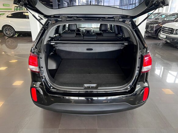 2012 Kia Sorento II Рестайлинг, чёрный, 1745000 рублей - вид 6