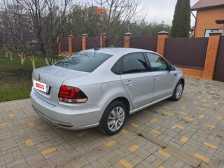 2018 Volkswagen Polo V Рестайлинг, серебристый, 1330000 рублей, вид 4