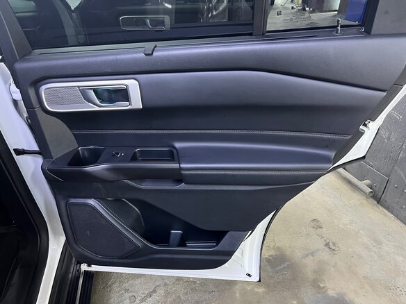 2020 Ford Explorer VI, белый, 4550000 рублей - вид 8