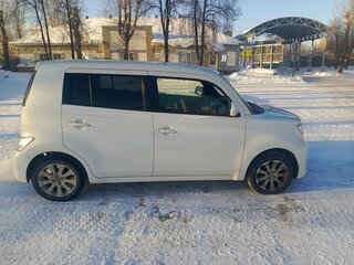 2016 Toyota bB II Рестайлинг, белый, 700000 рублей, вид 2