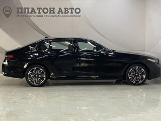 2025 BMW 5 серии Long 530Li xDrive VIII (G60/G61/G68), чёрный, 8499000 рублей, вид 4