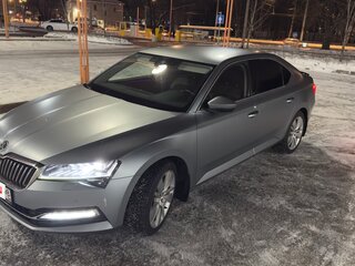 2019 Skoda Superb III Рестайлинг, серый, 2880000 рублей, вид 4