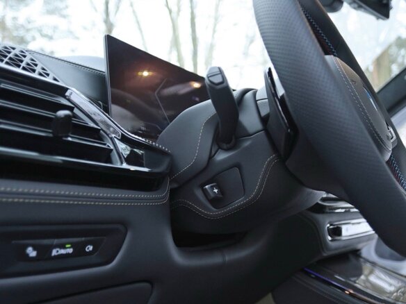 2024 BMW X5 M60i IV (G05/G18) Рестайлинг, серый, 16000000 рублей - вид 7