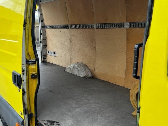 2008 Iveco Daily, жёлтый, 1400000 рублей - вид 9