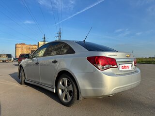 2011 Chevrolet Cruze I, серебристый, 400000 рублей, вид 4