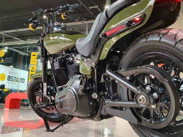 2022 Harley-Davidson Fat Bob, зелёный - вид 8