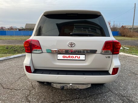 2014 Toyota Land Cruiser 200 Series Рестайлинг 1, белый, 3900000 рублей, вид 5