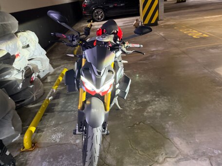 2023 Ducati Streetfighter V4, серый, 3900000 рублей, вид 1