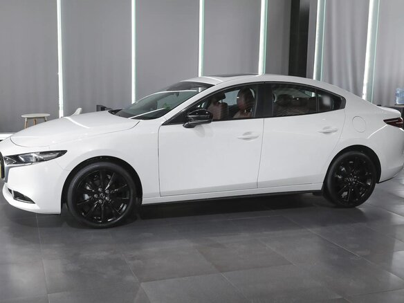 2025 Mazda 3 Axela IV (BP), белый, 3600000 рублей - вид 3