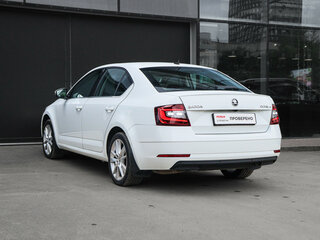 2017 Skoda Octavia III (A7) Рестайлинг, белый, 1550000 рублей, вид 5