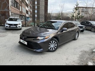 2017 Toyota Camry US Market VIII (XV70), серый, 1850000 рублей, вид 5