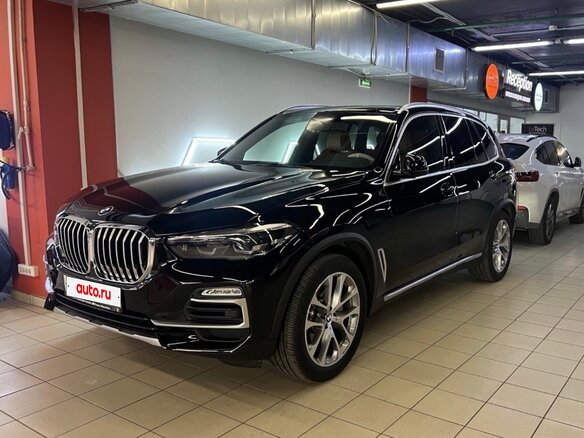 2018 BMW X5 40i IV (G05/G18), чёрный, 4650000 рублей - вид 2