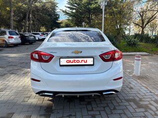 2017 Chevrolet Cruze II, белый, 1125000 рублей, вид 3