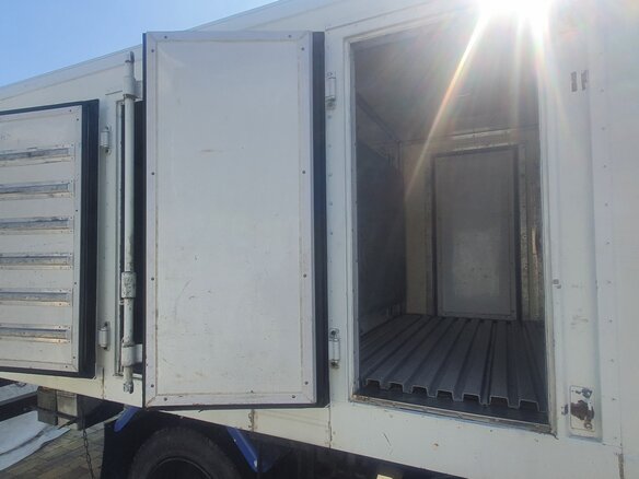 2002 Toyota Dyna, белый, 2150000 рублей - вид 27
