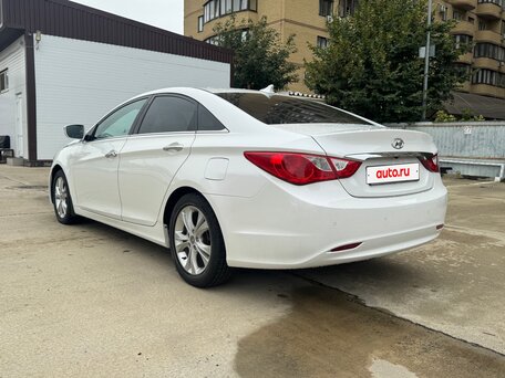 2011 Hyundai Sonata VI (YF), белый, 1250000 рублей, вид 5