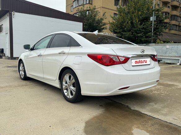 2011 Hyundai Sonata VI (YF), белый, 1250000 рублей - вид 4