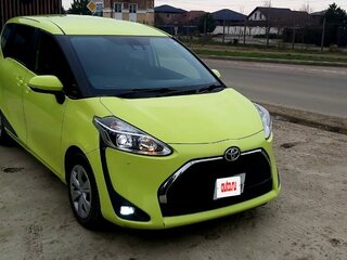 2020 Toyota Sienta II Рестайлинг, жёлтый, 1320000 рублей, вид 3